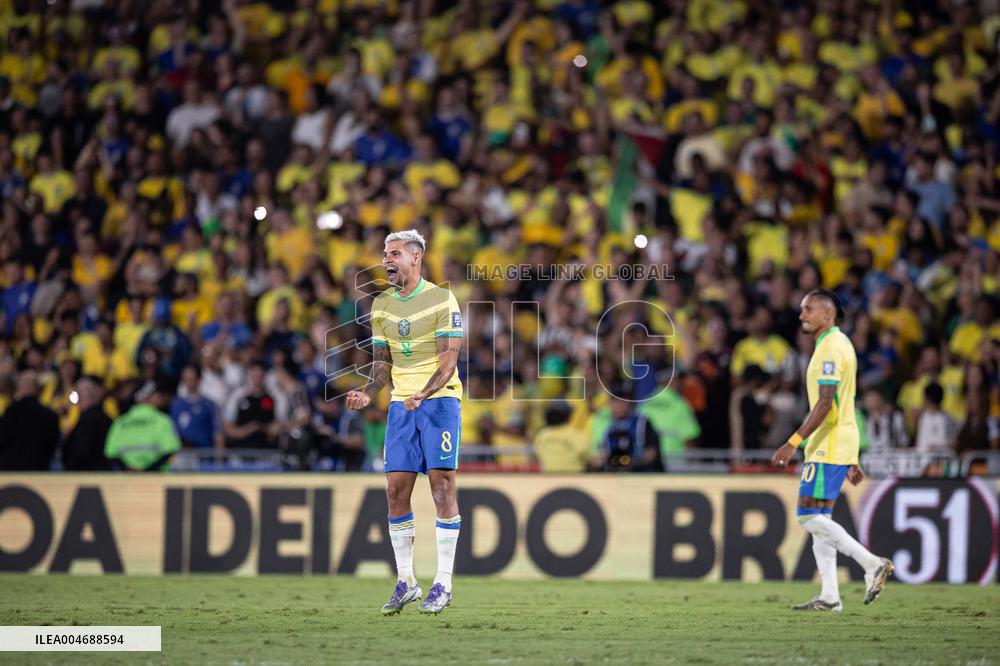 FIFA World Cup South American Qualifiers - Brazil v Chile