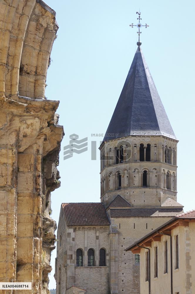 Illustration - Cluny