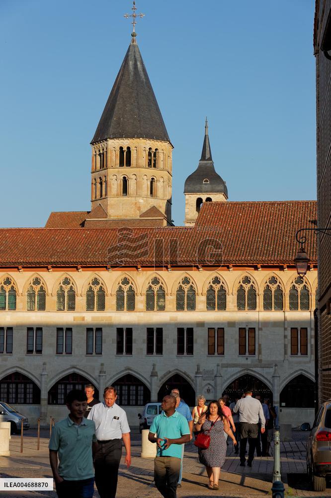 Illustration - Cluny