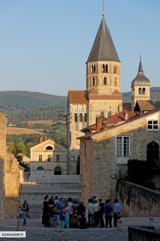 Illustration - Cluny