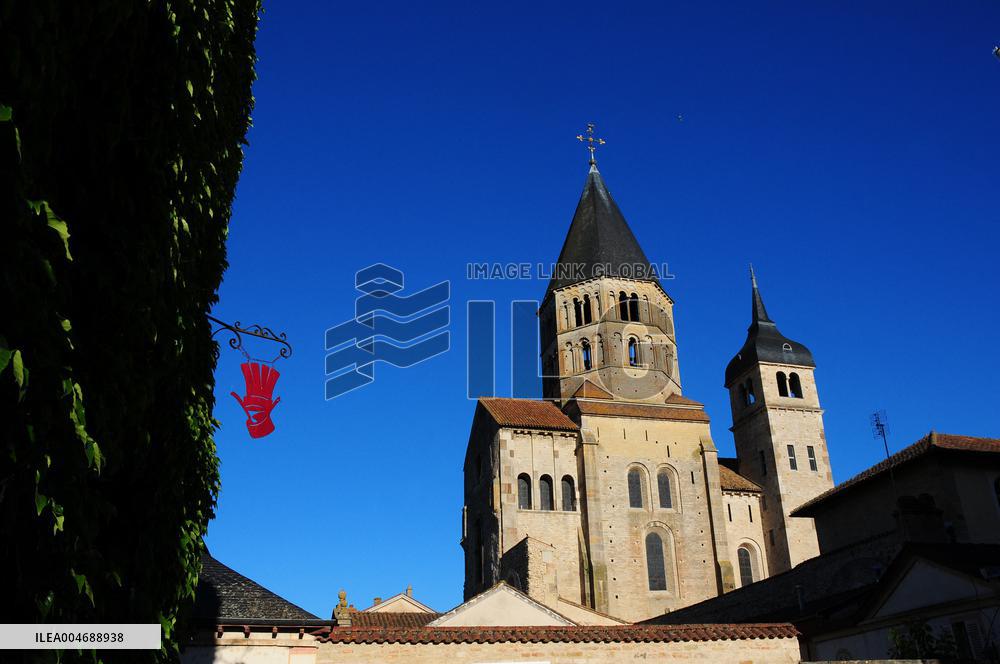 Illustration - Cluny