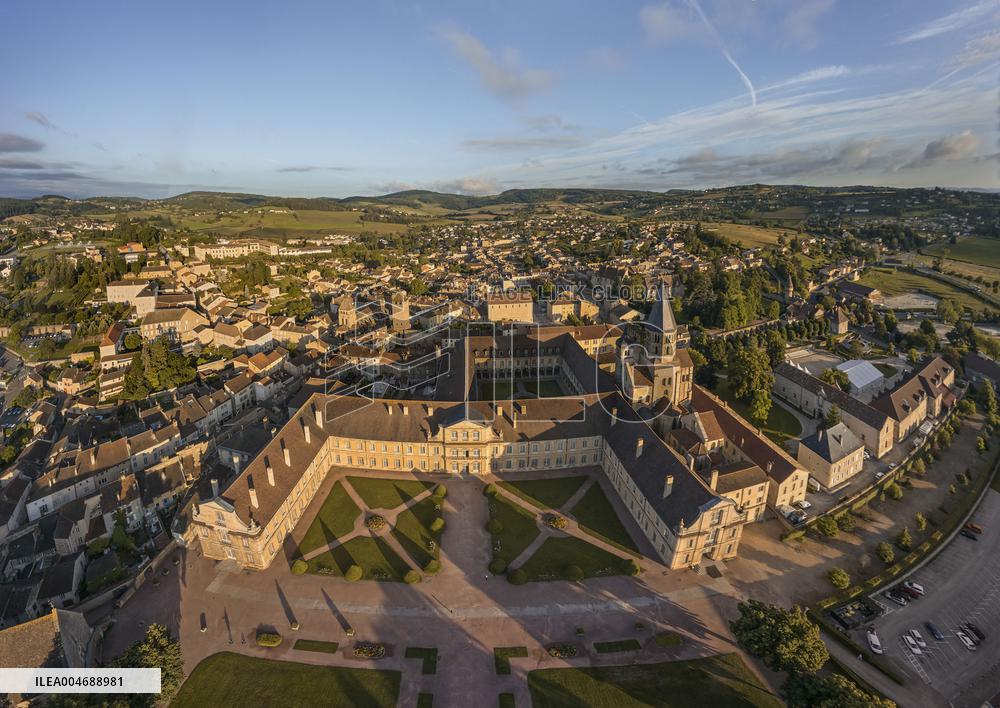 Illustration - Cluny