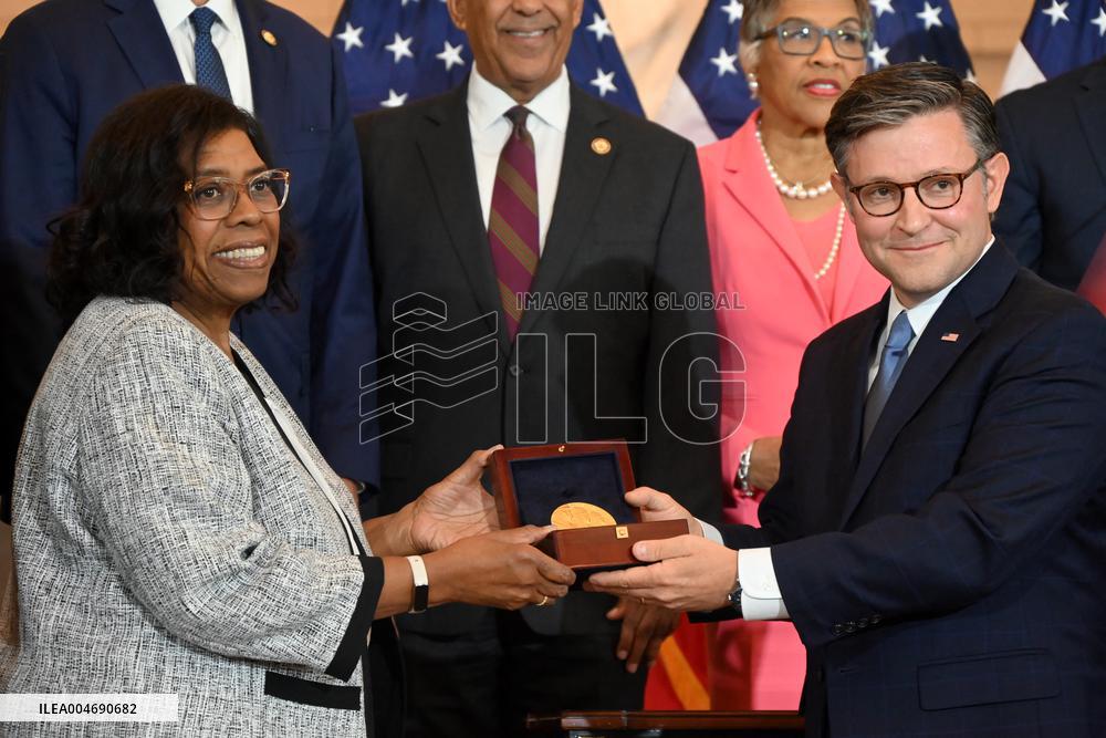 Speaker Johnson Presents Congressional Gold Medal honoring “Harlem Hellfighters of WW1