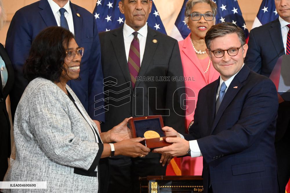 Speaker Johnson Presents Congressional Gold Medal honoring “Harlem Hellfighters of WW1