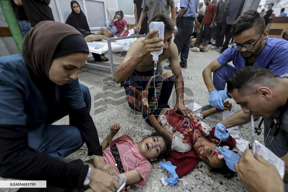 Israeli Aircraft Struck A Tent Killing Two Children - Gaza