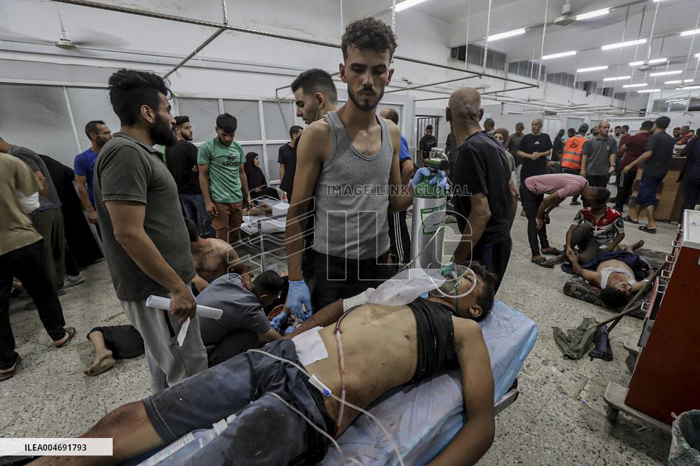 Israeli Aircraft Struck A Tent Killing Two Children - Gaza
