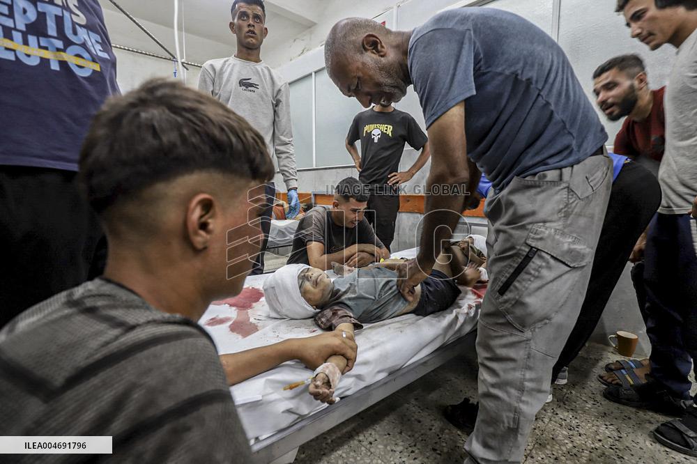 Israeli Aircraft Struck A Tent Killing Two Children - Gaza