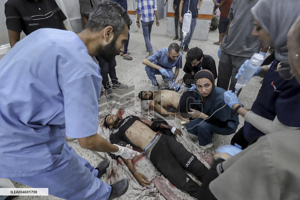 Israeli Aircraft Struck A Tent Killing Two Children - Gaza