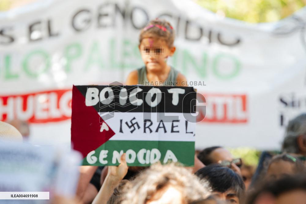 Protests Against Israel for Labeling Flotilla Activists as Terrorists - Madrid