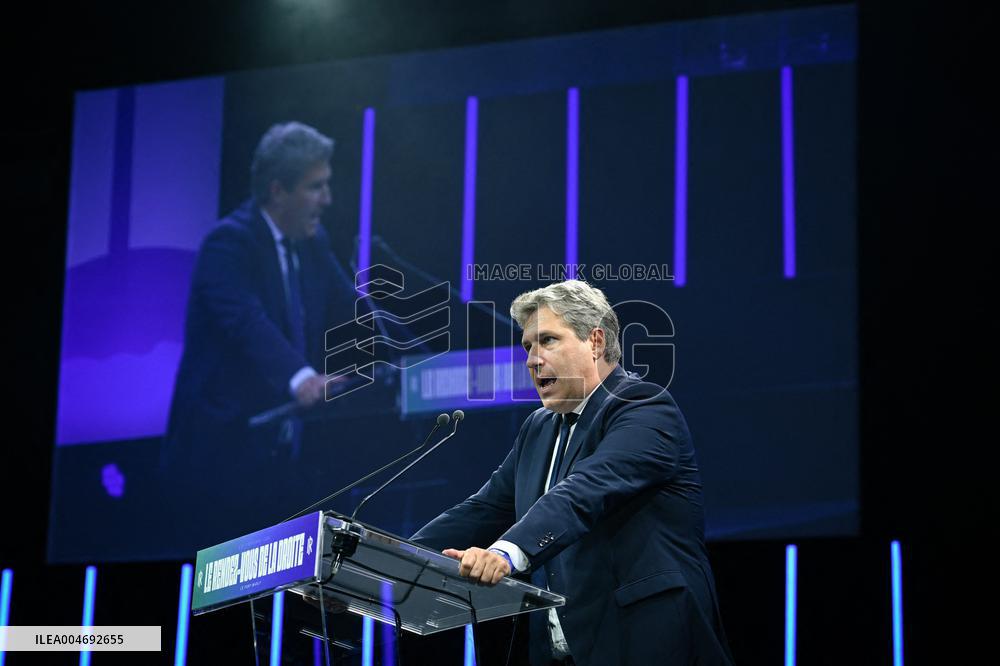 Les Republicains meeting near Paris FA