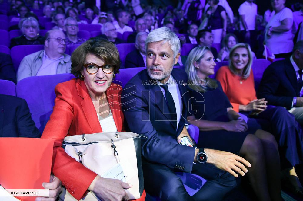 Les Republicains meeting near Paris FA