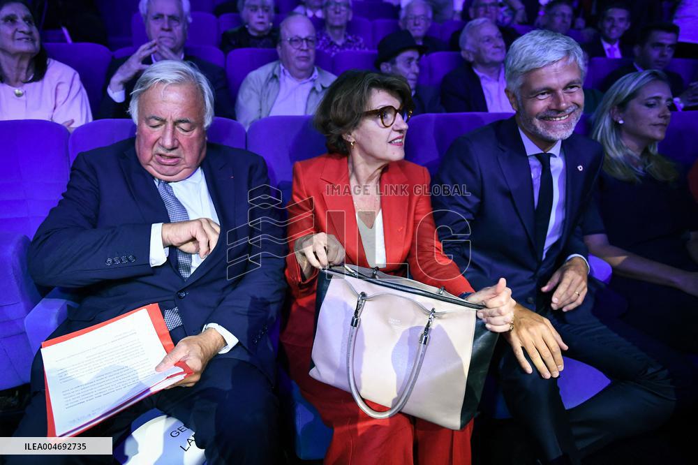 Les Republicains meeting near Paris FA