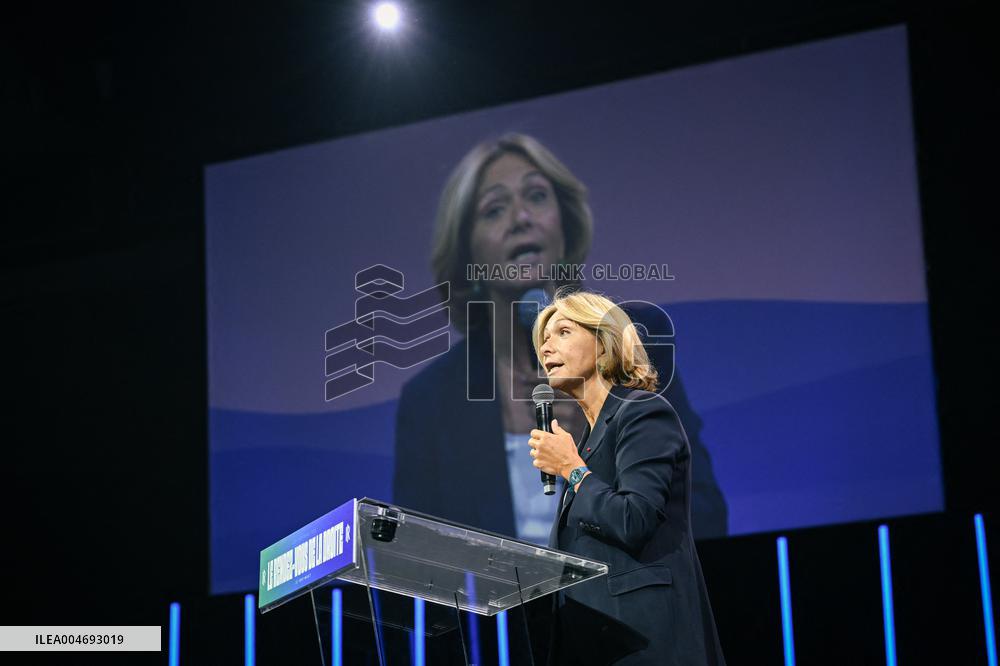 Les Republicains meeting near Paris FA