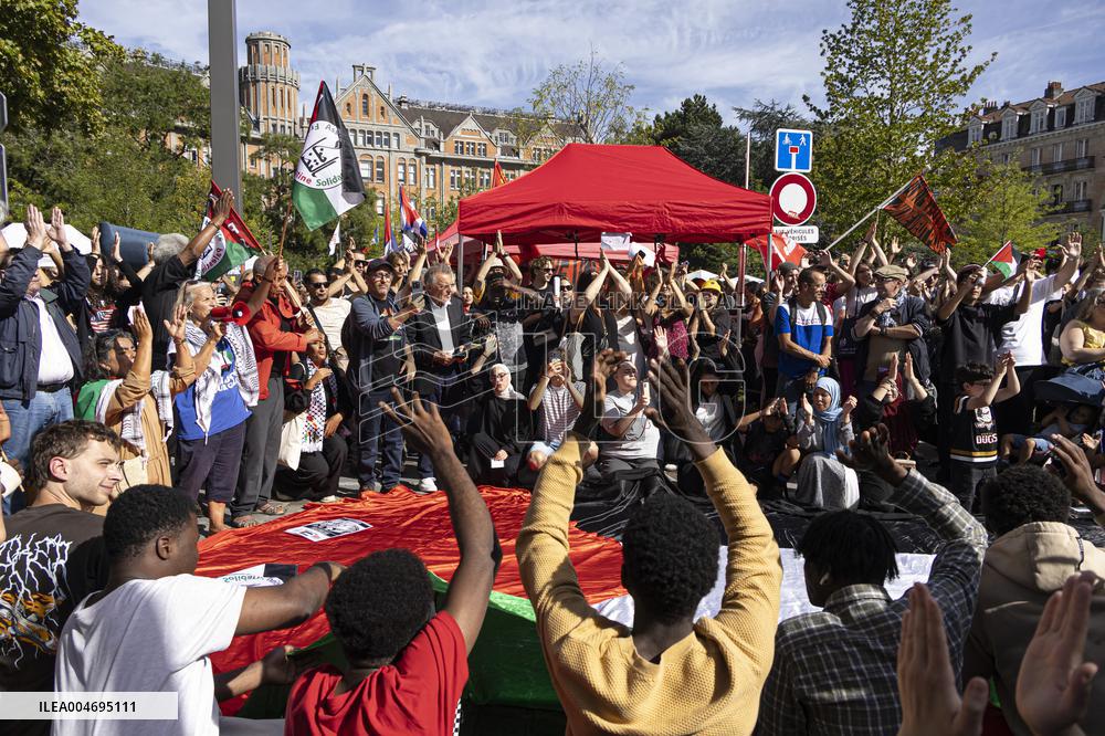 Jean-Luc Melenchon Speaks At Annual Flea Market - Lille