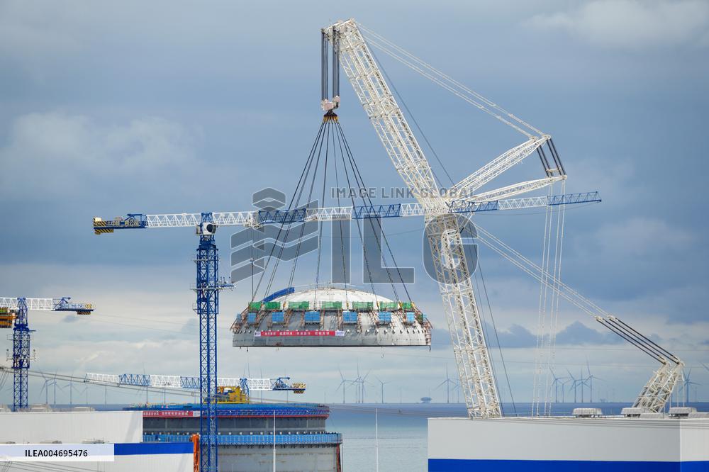 The Reactor Building of Unit 4 of Haiyang Nuclear Power Plant Capped