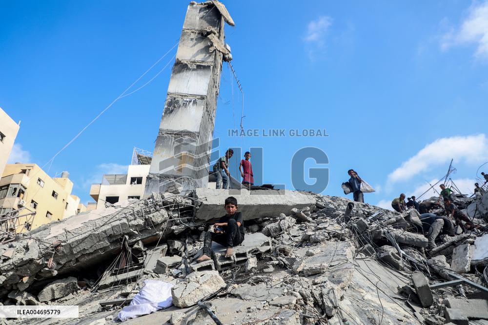 Destroyed Tower Following An Israeli Airstrike - Gaza City