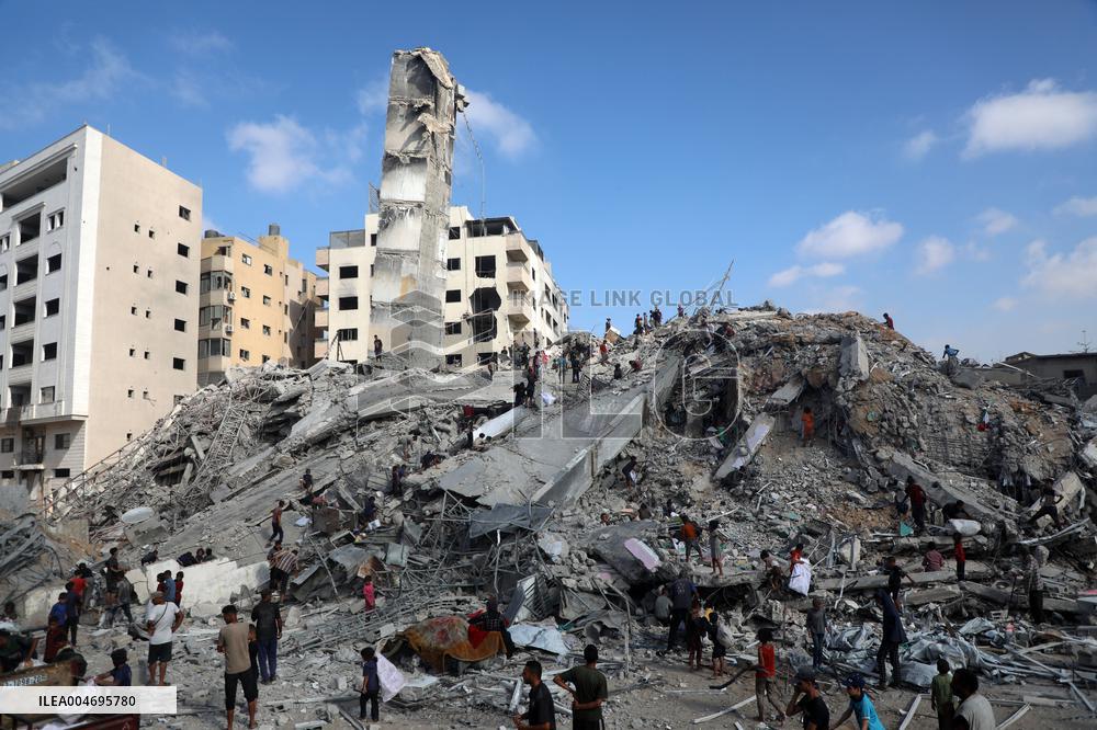 Destroyed Tower Following An Israeli Airstrike - Gaza City