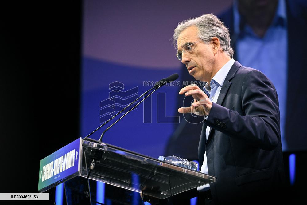 Les Republicains meeting in Paris FA