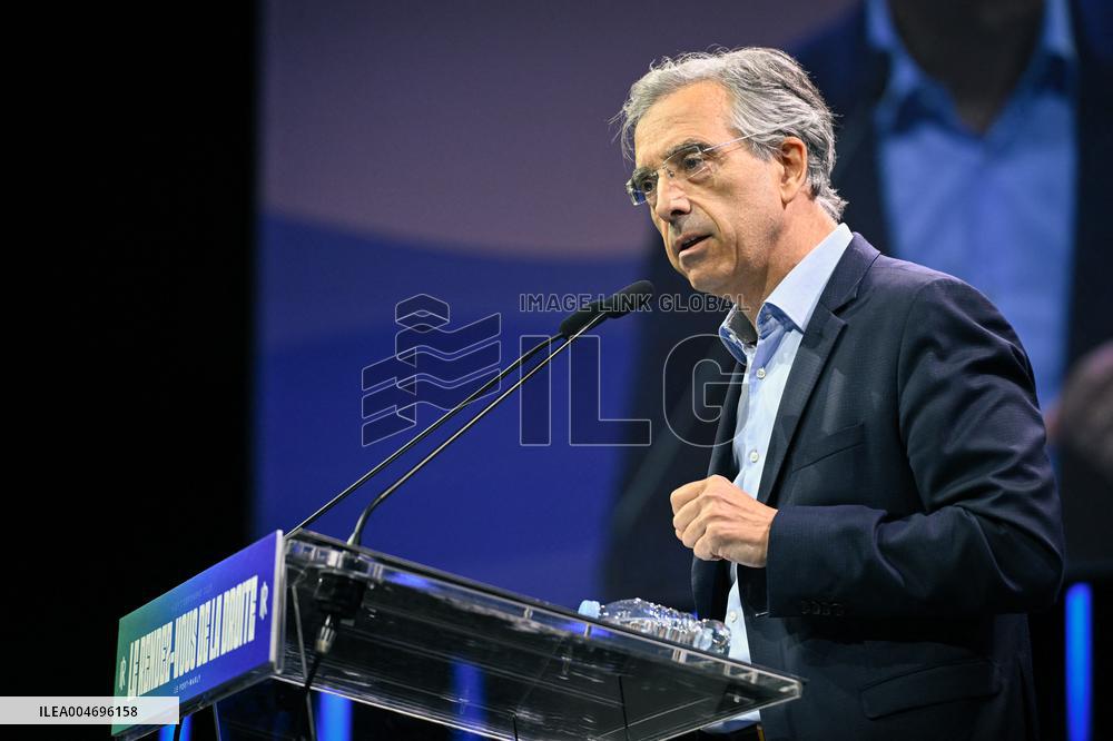 Les Republicains meeting in Paris FA