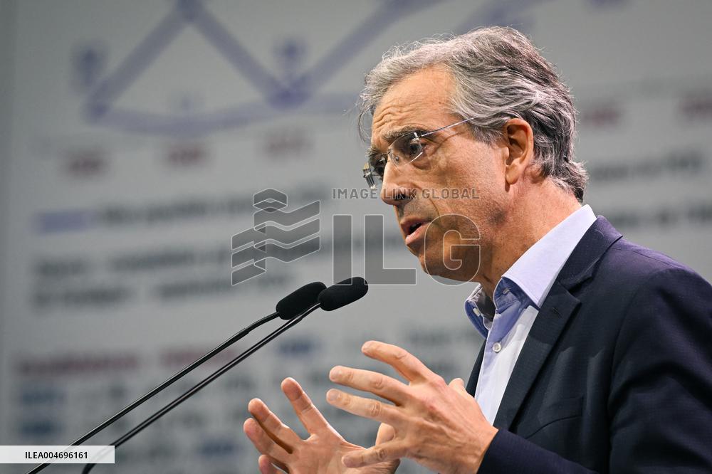 Les Republicains meeting in Paris FA