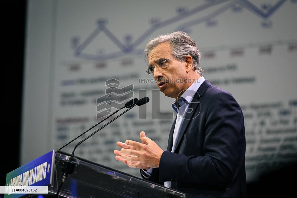 Les Republicains meeting in Paris FA