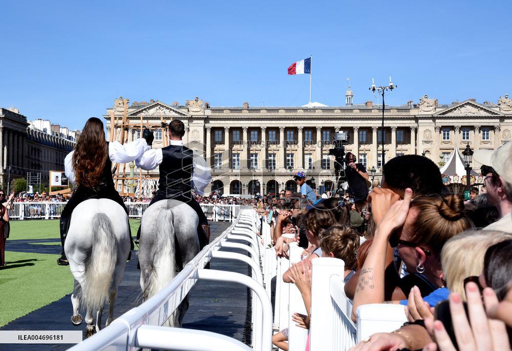 Horses In The City - Paris