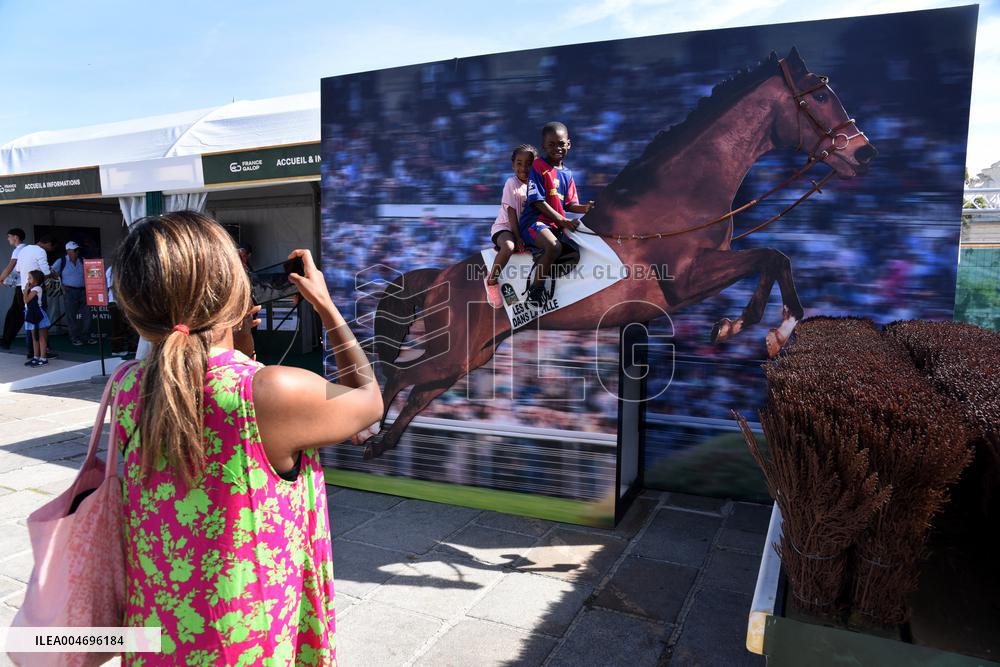 Horses In The City - Paris