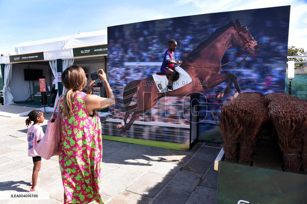 Horses In The City - Paris