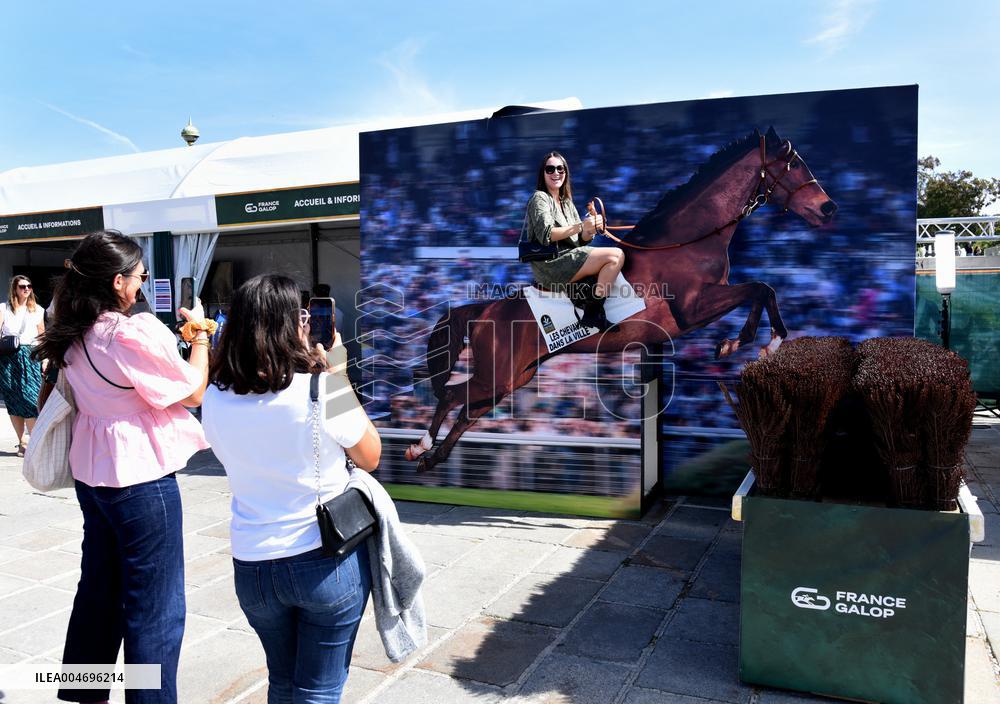 Horses In The City - Paris