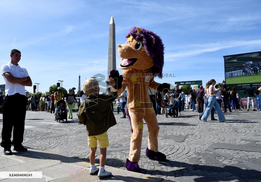 Horses In The City - Paris