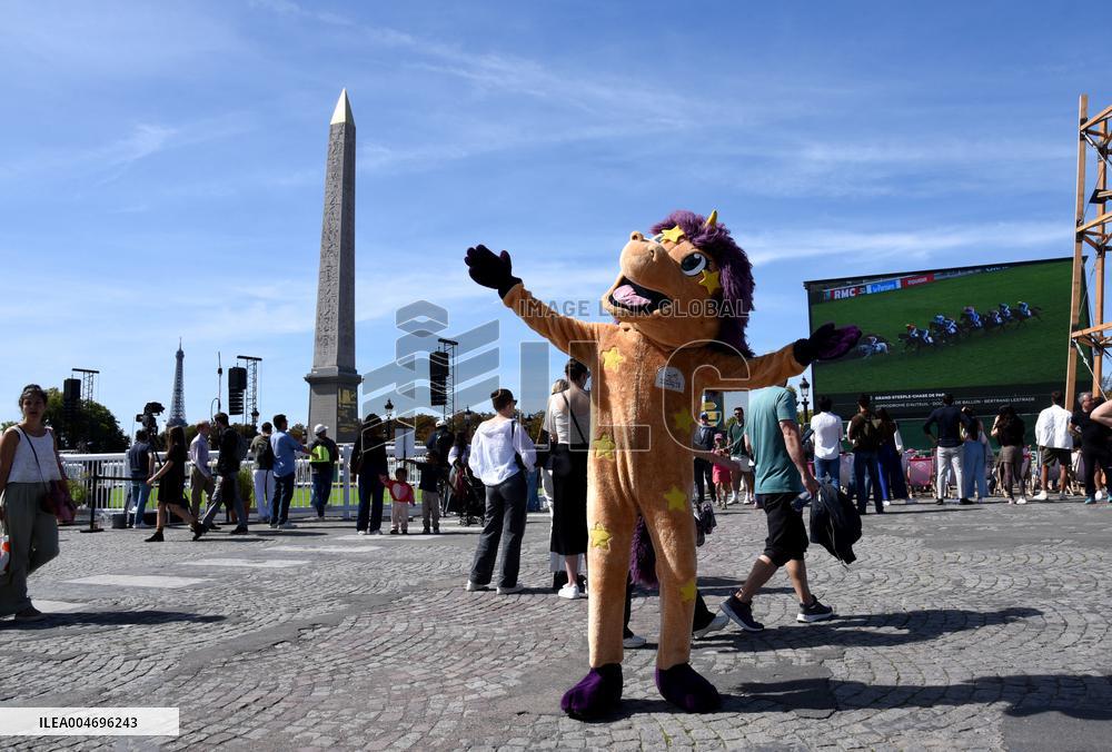 Horses In The City - Paris