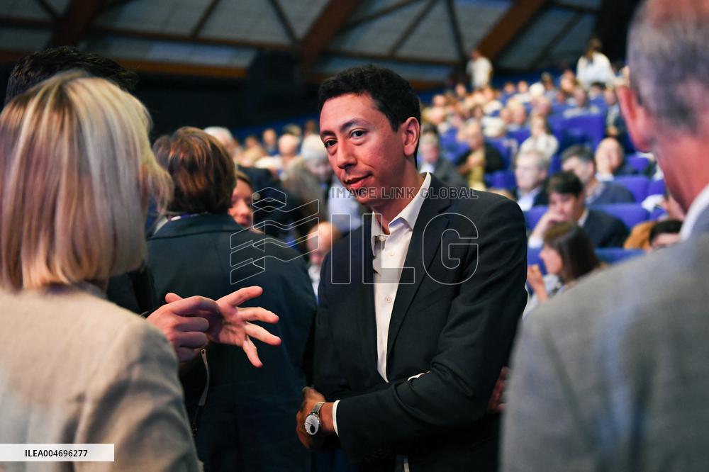 Les Republicains meeting in Paris FA