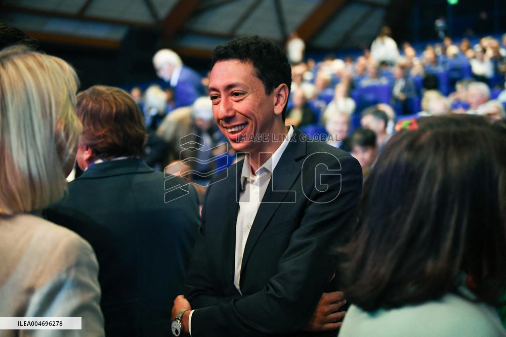 Les Republicains meeting in Paris FA