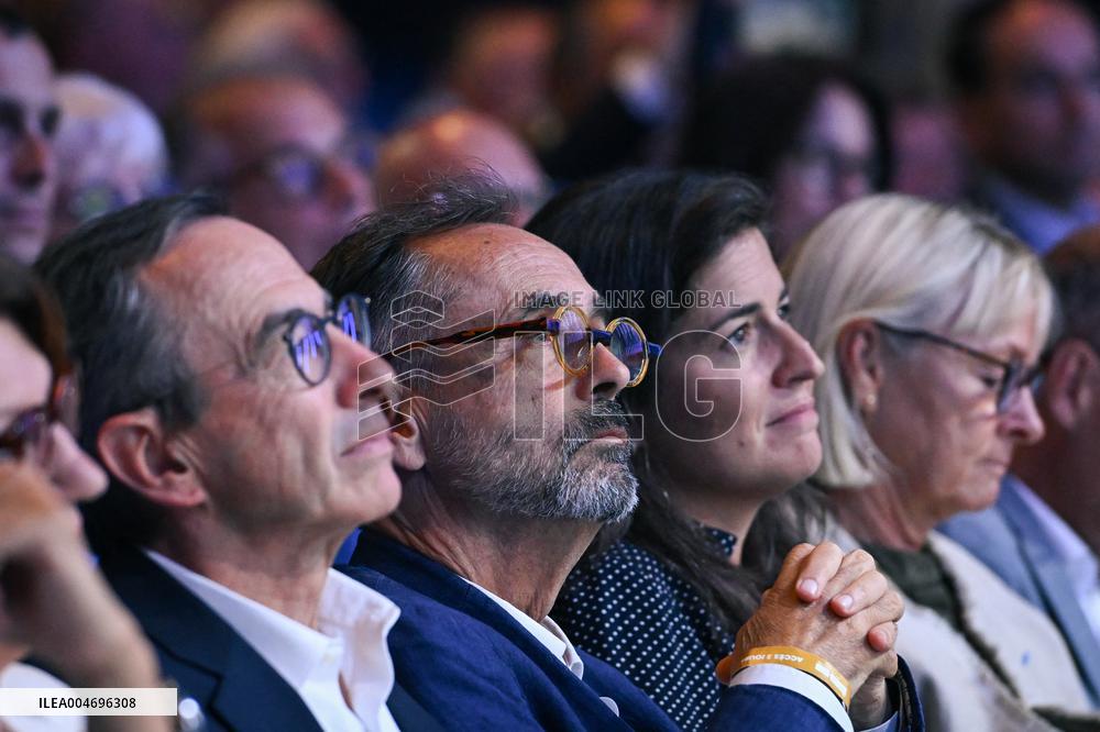 Les Republicains meeting in Paris FA