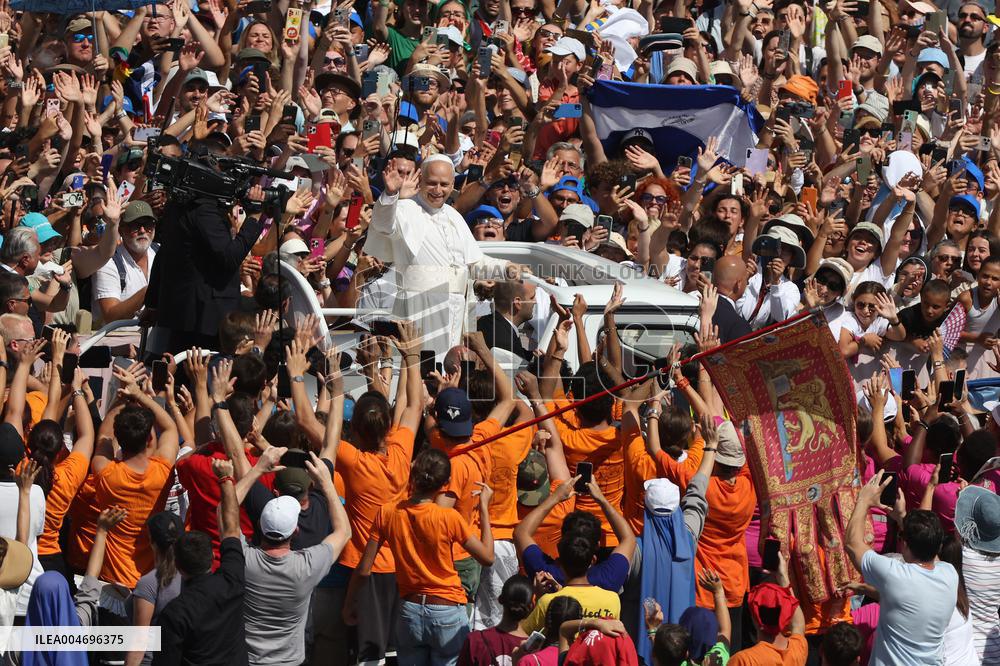 Pope Leo XIV Leads Canonization Of Pier Giorgio Frassati And Carlo Acutis - Vatican City