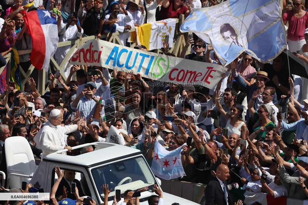 Pope Leo XIV Leads Canonization Of Pier Giorgio Frassati And Carlo Acutis - Vatican City
