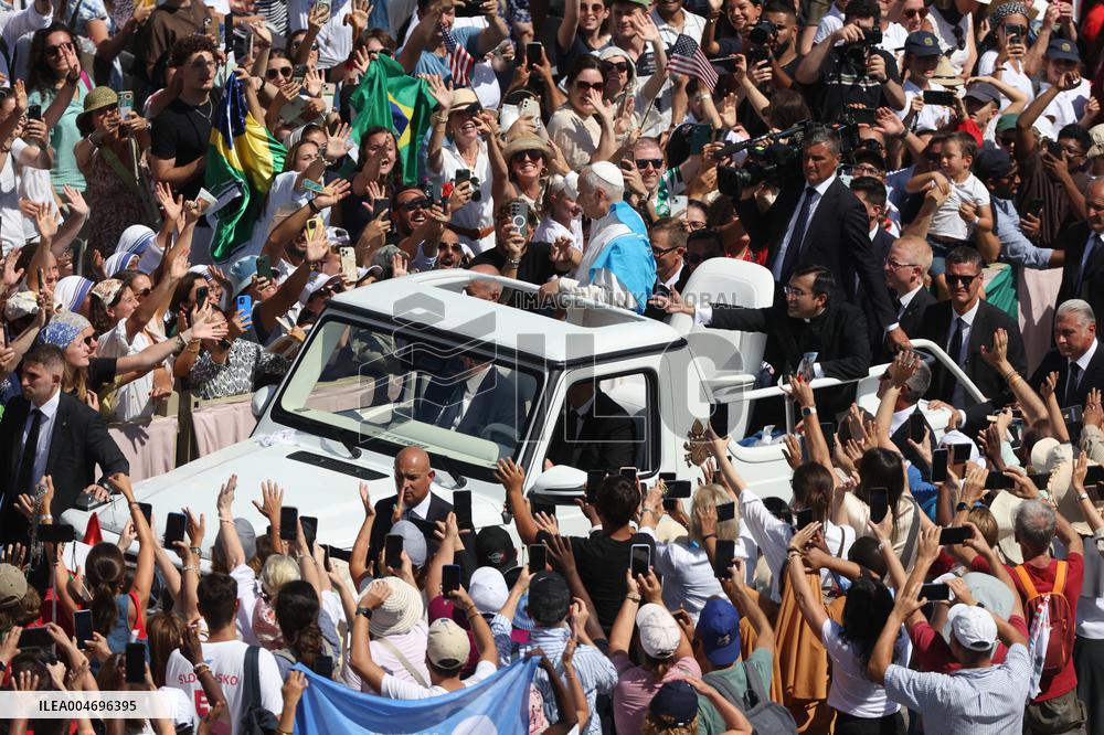 Pope Leo XIV Leads Canonization Of Pier Giorgio Frassati And Carlo Acutis - Vatican City