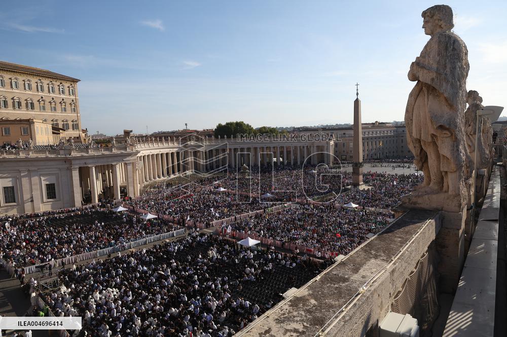 Pope Leo XIV Leads Canonization Of Pier Giorgio Frassati And Carlo Acutis - Vatican City