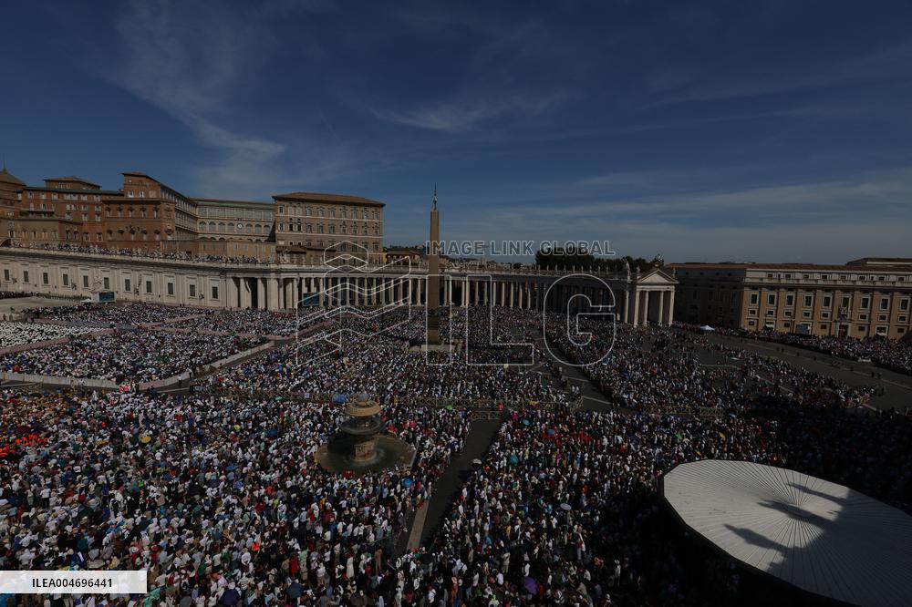 Pope Leo XIV Leads Canonization Of Pier Giorgio Frassati And Carlo Acutis - Vatican City