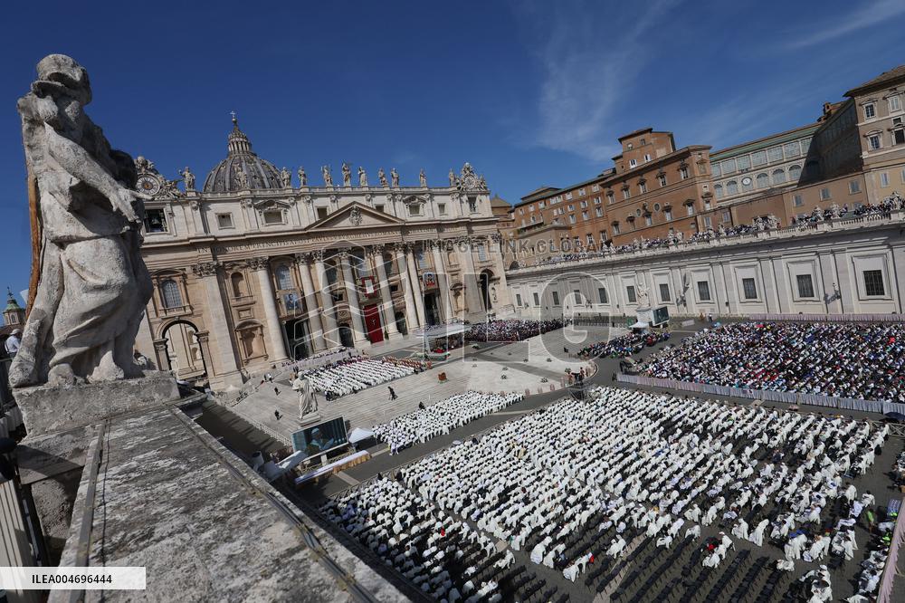 Pope Leo XIV Leads Canonization Of Pier Giorgio Frassati And Carlo Acutis - Vatican City