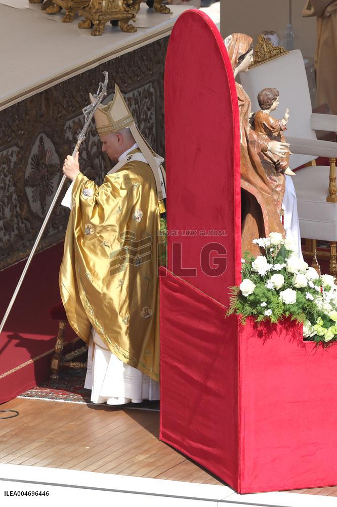 Pope Leo XIV Leads Canonization Of Pier Giorgio Frassati And Carlo Acutis - Vatican City