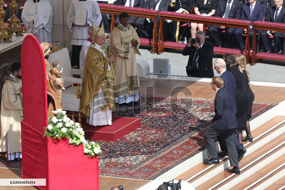 Pope Leo XIV Leads Canonization Of Pier Giorgio Frassati And Carlo Acutis - Vatican City