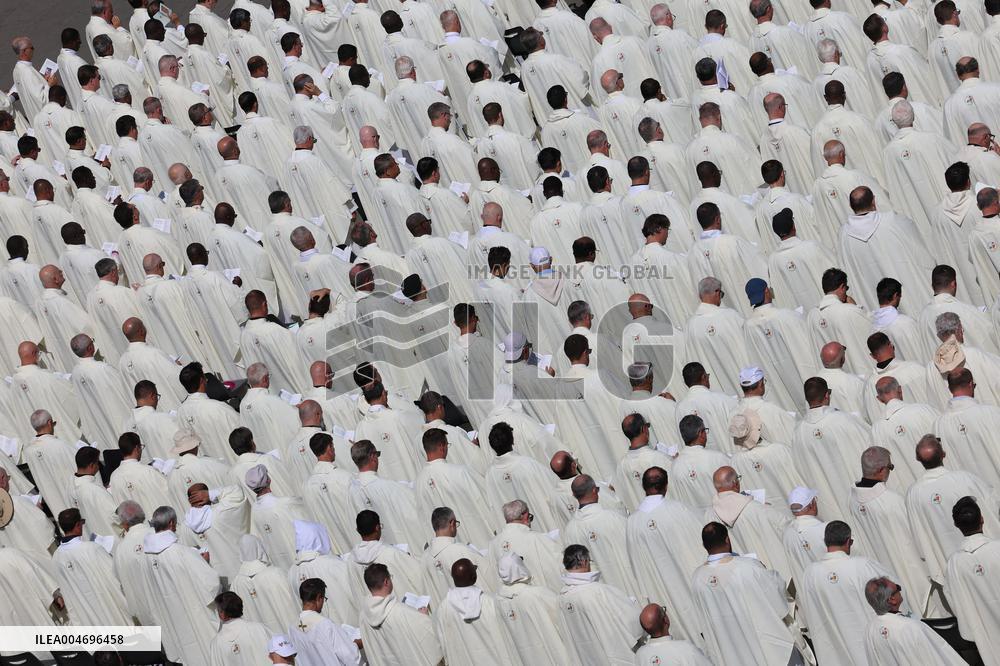Pope Leo XIV Leads Canonization Of Pier Giorgio Frassati And Carlo Acutis - Vatican City