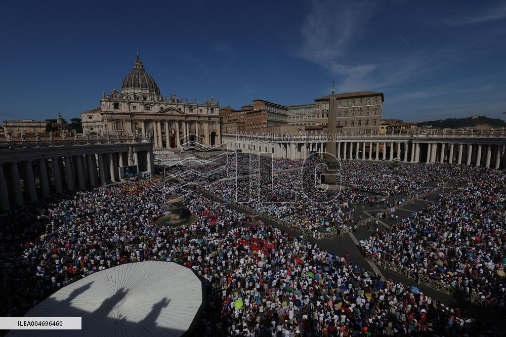 Pope Leo XIV Leads Canonization Of Pier Giorgio Frassati And Carlo Acutis - Vatican City