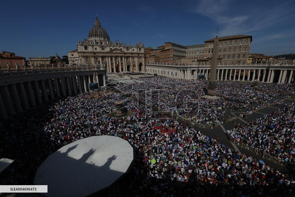 Pope Leo XIV Leads Canonization Of Pier Giorgio Frassati And Carlo Acutis - Vatican City