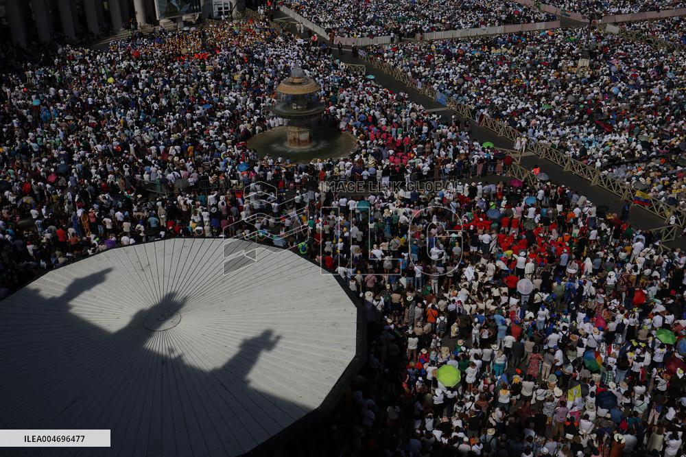 Pope Leo XIV Leads Canonization Of Pier Giorgio Frassati And Carlo Acutis - Vatican City