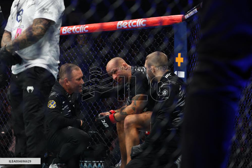 UFC Paris - Rinat Fakhretdinov v Andreas Gustafsson