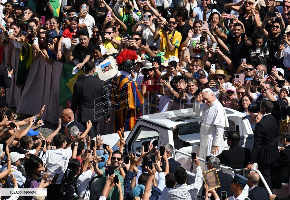 Pope Leo XIV Leads Canonization Of Pier Giorgio Frassati And Carlo Acutis - Vatican City