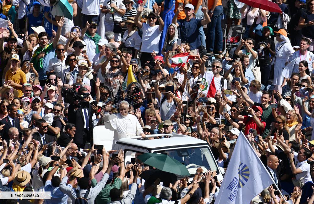 Pope Leo XIV Leads Canonization Of Pier Giorgio Frassati And Carlo Acutis - Vatican City