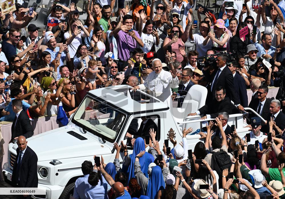 Pope Leo XIV Leads Canonization Of Pier Giorgio Frassati And Carlo Acutis - Vatican City